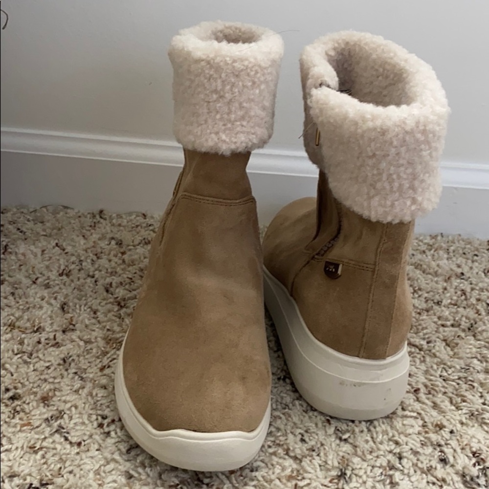 Anne Klein sport snow boots